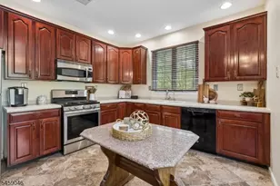 66 Patriot Hill Dr, Bernards Township, NJ 07920 - Photo 16