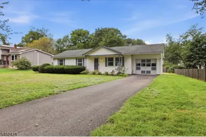 2 Warren Pl, Belvidere, NJ 07823 - Photo 2