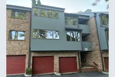 132 Indian Hollow Ct #132, Mahwah, NJ 07430 - Photo 2