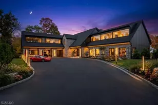 8 Flintlock Ct, Totowa, NJ 07512 - Photo 1