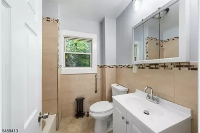125 Pine Grove Ter, Newark, NJ 07106 - Photo 10