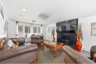 314 Judges Ln, North Plainfield, NJ 07063 - Photo 4