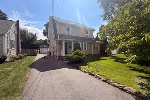 33 Poplar Ave, Pequannock Township, NJ 07444 - Photo 1