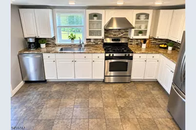 110 W Chrystal St, Dover, NJ 07801 - Photo 4