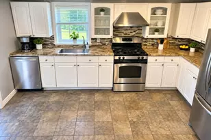 110 W Chrystal St, Dover, NJ 07801 - Photo 4