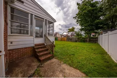 518 Thompson Ave, Roselle, NJ 07203 - Photo 14