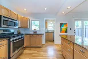69 Gordonhurst Ave, Montclair, NJ 07043 - Photo 20