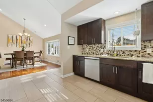 57 Cleveland Ave, Woodbridge Township, NJ 07067 - Photo 4