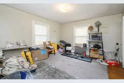 327 Rifle Camp Rd, Woodland Park, NJ 07424 - Photo 16