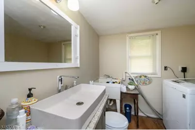 327 Rifle Camp Rd, Woodland Park, NJ 07424 - Photo 12