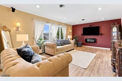 17 Dando Ct, Clifton, NJ 07013 - Photo 6