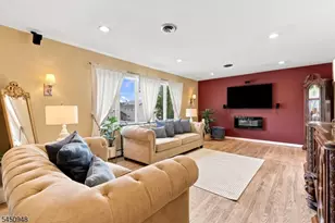 17 Dando Ct, Clifton, NJ 07013 - Photo 6
