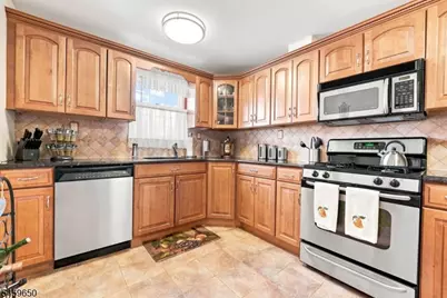 1022 Falls Ter, Union Township, NJ 07083 - Photo 10