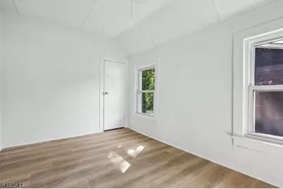 80 Glenwild Ave, Bloomingdale, NJ 07403 - Photo 20