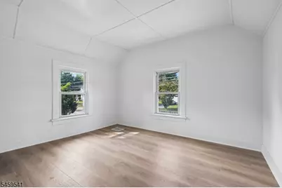 80 Glenwild Ave, Bloomingdale, NJ 07403 - Photo 18