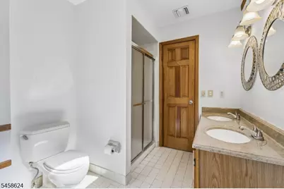 8 Faesch Ct, Rockaway Township, NJ 07866 - Photo 10