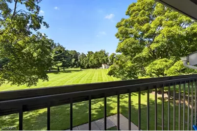 32 Crabapple Ln, Franklin Township, NJ 08823 - Photo 16