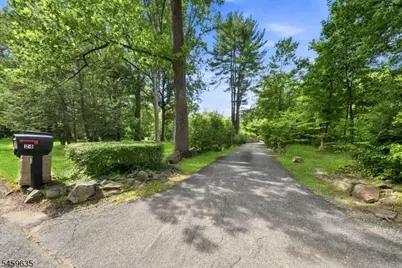 26 Cooper Ln, Chester, NJ 07930 - Photo 2