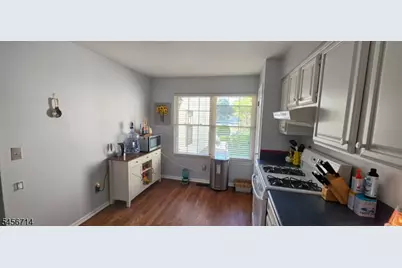 317 Jamestown Ct, Raritan Township, NJ 08822 - Photo 8