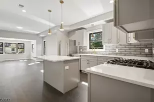 142 Maple Ave, Montclair, NJ 07042 - Photo 4