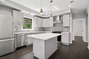 142 Maple Ave, Montclair, NJ 07042 - Photo 2
