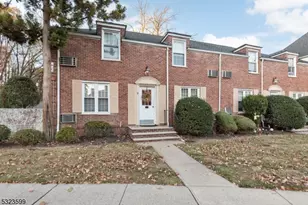 12B Parkway Village, Cranford Township, NJ 07016 - Photo 2