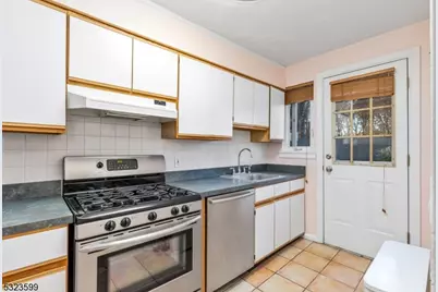 12 B Parkway Village #B, Cranford Township, NJ 07016 - Photo 12