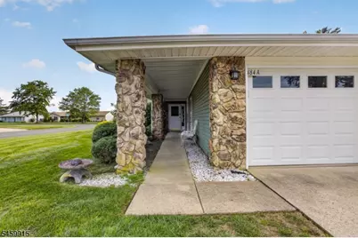 484A Fairton Dr, Monroe Township, NJ 08831 - Photo 2