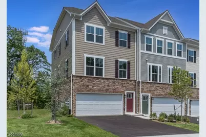 31 Force Dr, Mount Olive, NJ 07828 - Photo 2