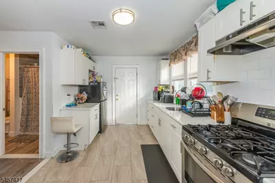 9 Wheeler St, Montclair, NJ 07042 - Photo 2