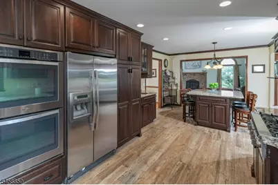 9 Summershade Ln, Raritan Township, NJ 08551 - Photo 10