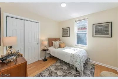 25 Cloverhill Pl, Montclair, NJ 07042 - Photo 28