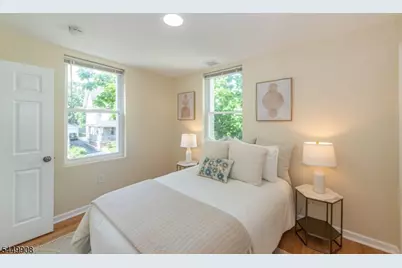 25 Cloverhill Pl, Montclair, NJ 07042 - Photo 32