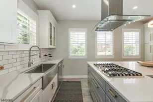 25 Cloverhill Pl, Montclair, NJ 07042 - Photo 12