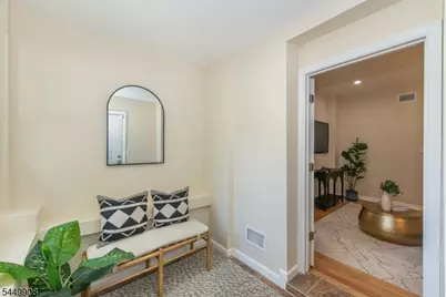 25 Cloverhill Pl, Montclair, NJ 07042 - Photo 20