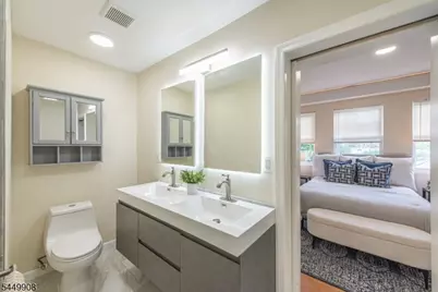 25 Cloverhill Pl, Montclair, NJ 07042 - Photo 26