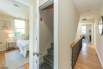 25 Cloverhill Pl, Montclair, NJ 07042 - Photo 30
