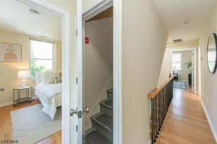 25 Cloverhill Pl, Montclair, NJ 07042 - Photo 30