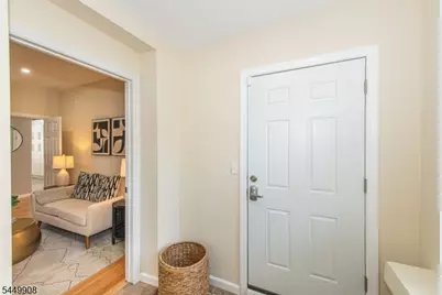 25 Cloverhill Pl, Montclair, NJ 07042 - Photo 18