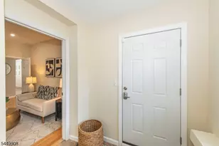 25 Cloverhill Pl, Montclair, NJ 07042 - Photo 18