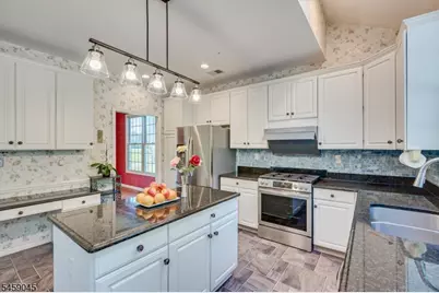 3 Summer Cottage Ln, Franklin Township, NJ 08823 - Photo 10