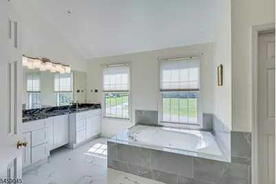 3 Summer Cottage Ln, Franklin Township, NJ 08823 - Photo 16