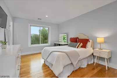 25 Oakwood Dr, New Providence, NJ 07974 - Photo 28