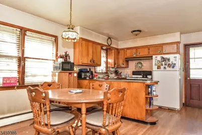 27 Hillcrest Ave, Lodi, NJ 07644 - Photo 10