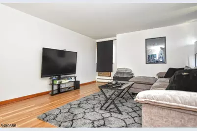 27 Hillcrest Ave, Lodi, NJ 07644 - Photo 18