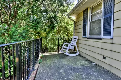 27 Hillcrest Ave, Lodi, NJ 07644 - Photo 6