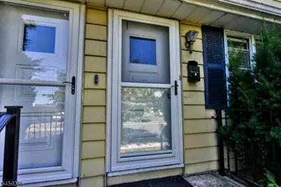 27 Hillcrest Ave, Lodi, NJ 07644 - Photo 4