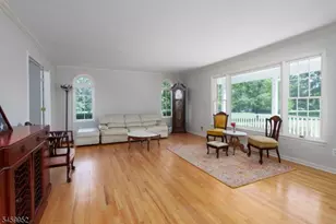 10 Wesley Ct, Montgomery Township, NJ 08558 - Photo 4