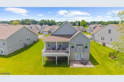 124 Club House Dr, Washington Township, NJ 07882 - Photo 8