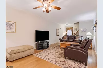 9 Goffle Brook Ct, Hawthorne, NJ 07506 - Photo 4
